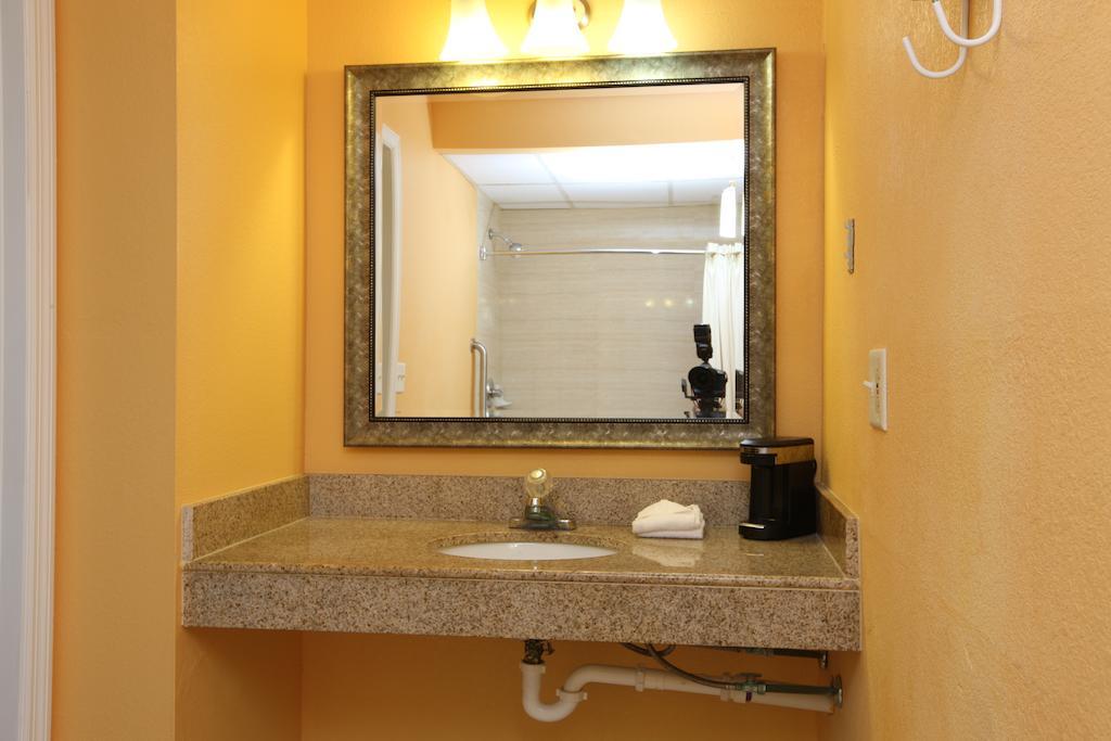 Blue Sky Inn Glens Falls-Saratoga-Lake George 客房 照片