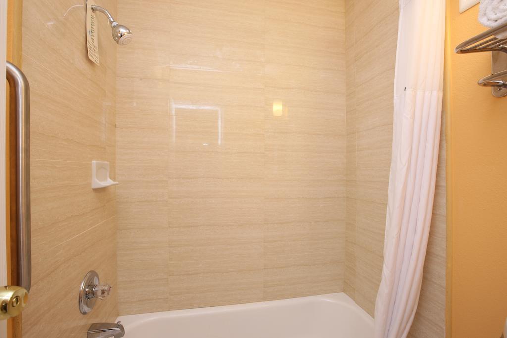 Blue Sky Inn Glens Falls-Saratoga-Lake George 客房 照片
