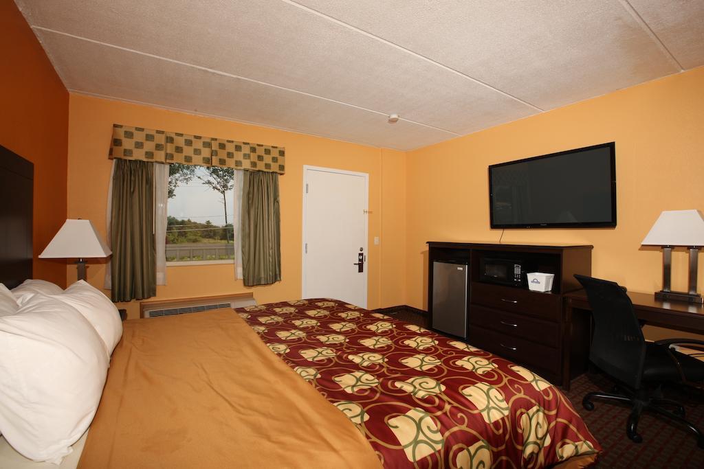 Blue Sky Inn Glens Falls-Saratoga-Lake George 客房 照片