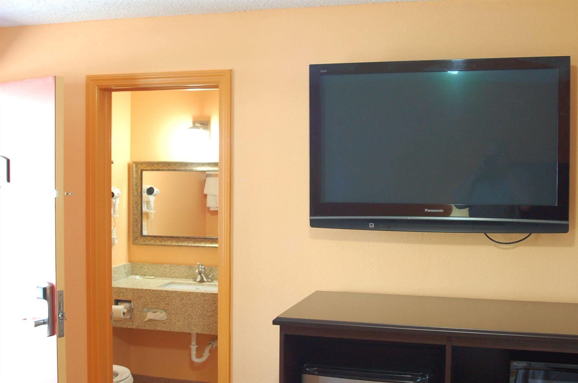 Blue Sky Inn Glens Falls-Saratoga-Lake George 外观 照片