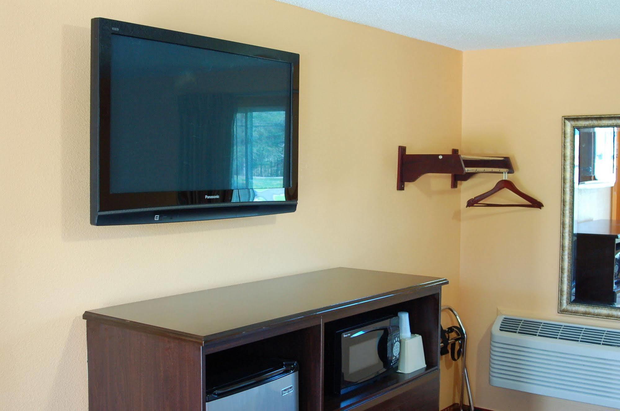 Blue Sky Inn Glens Falls-Saratoga-Lake George 外观 照片