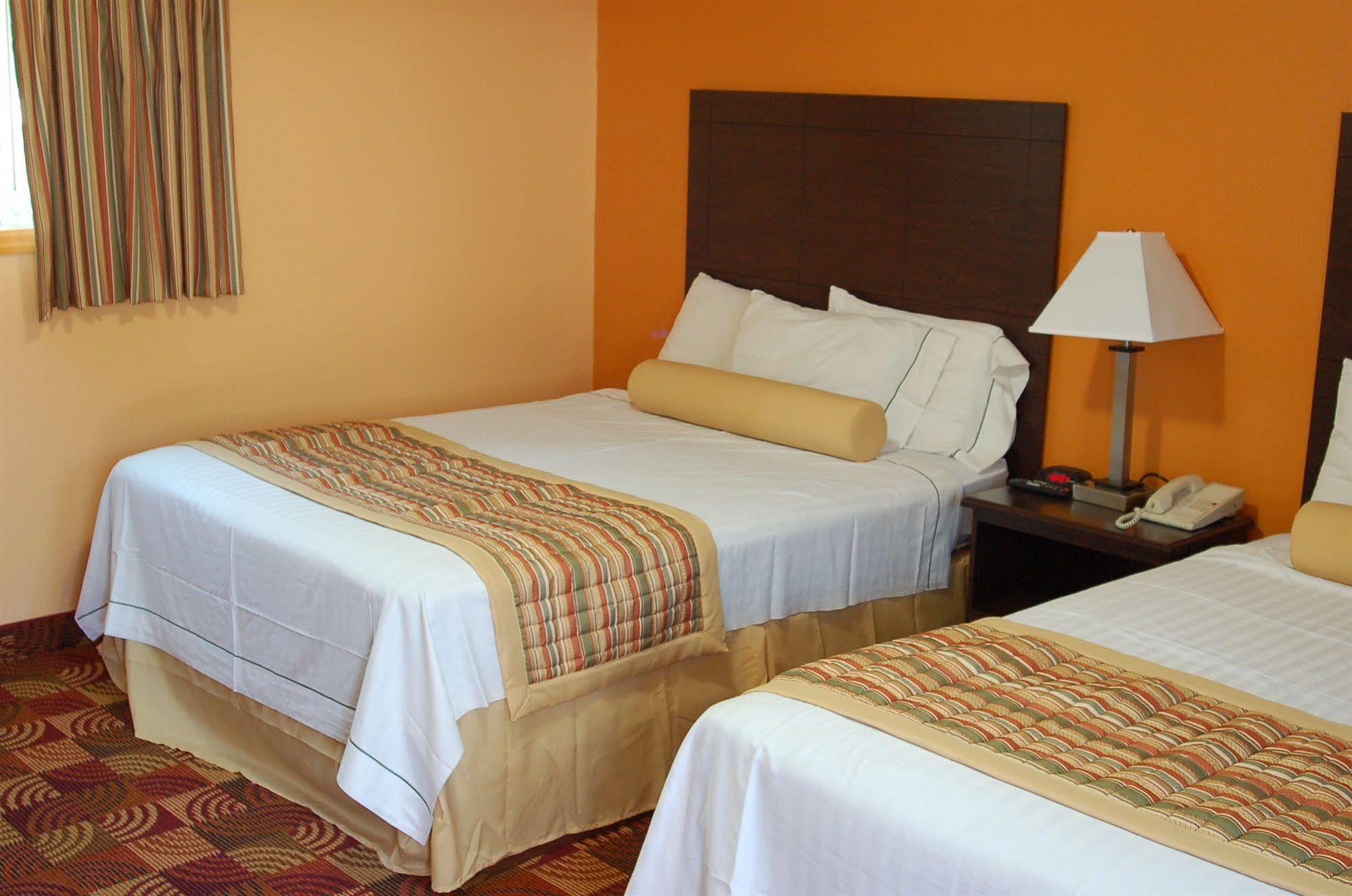 Blue Sky Inn Glens Falls-Saratoga-Lake George 外观 照片