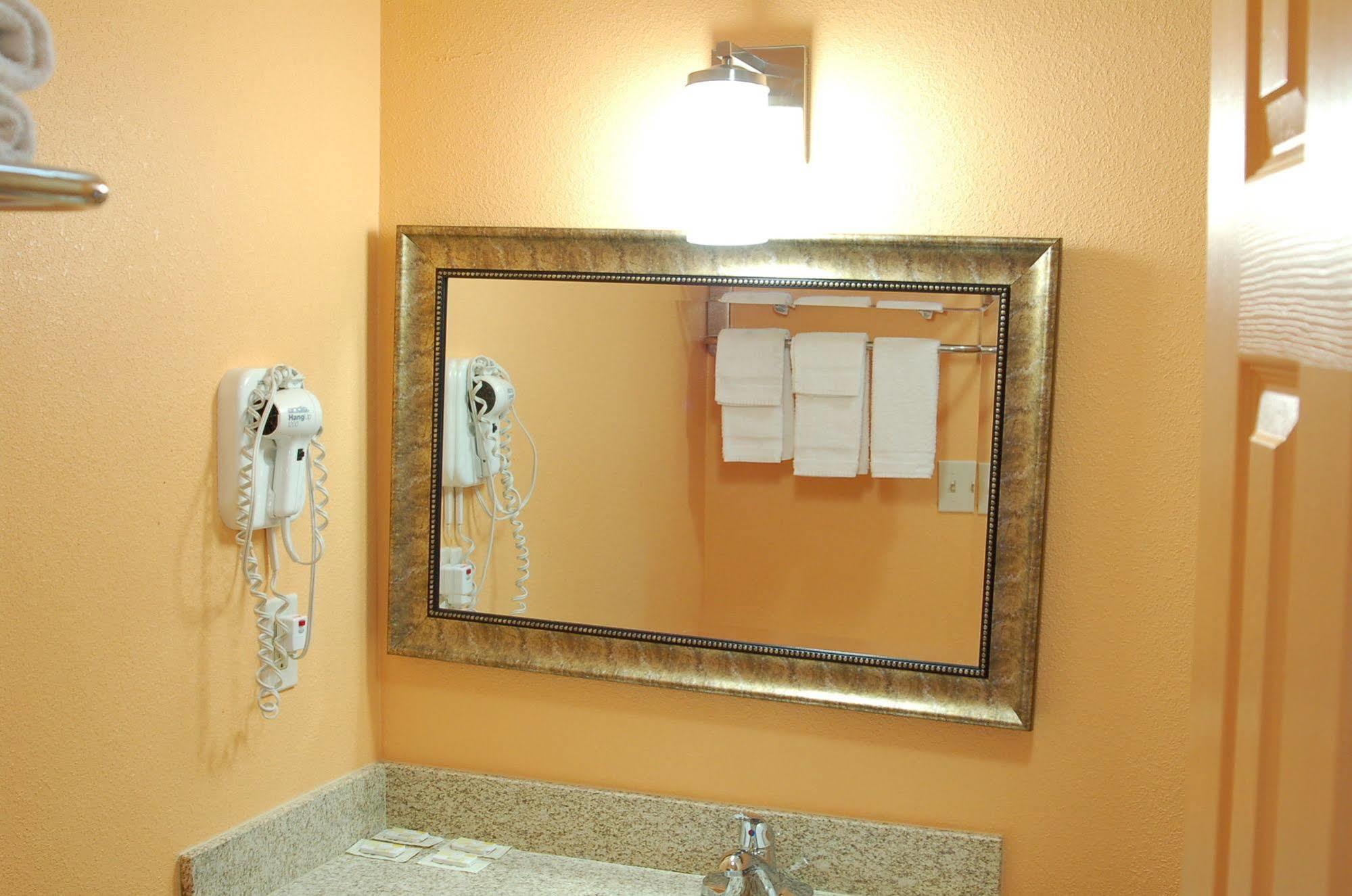 Blue Sky Inn Glens Falls-Saratoga-Lake George 外观 照片