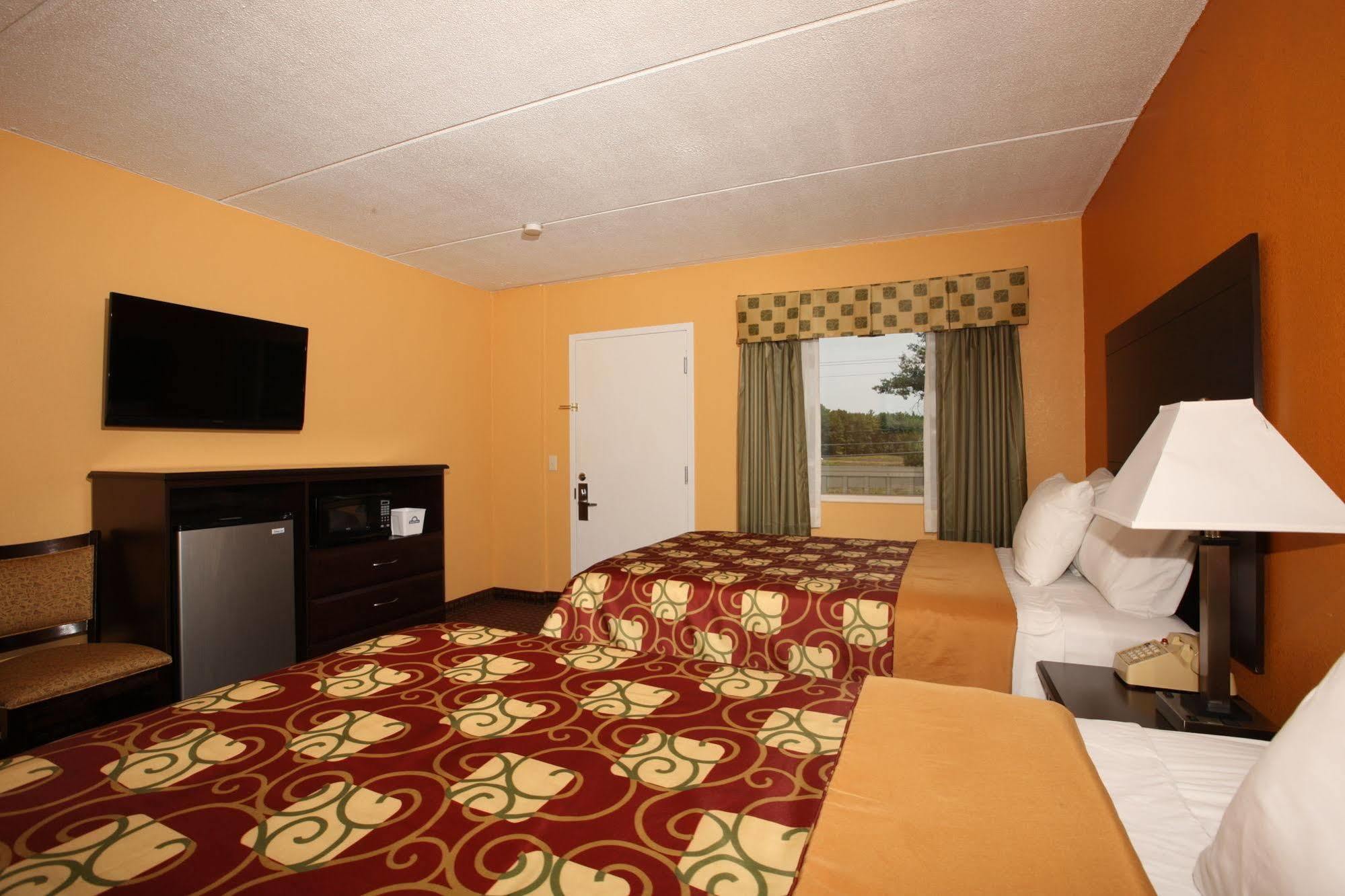 Blue Sky Inn Glens Falls-Saratoga-Lake George 外观 照片
