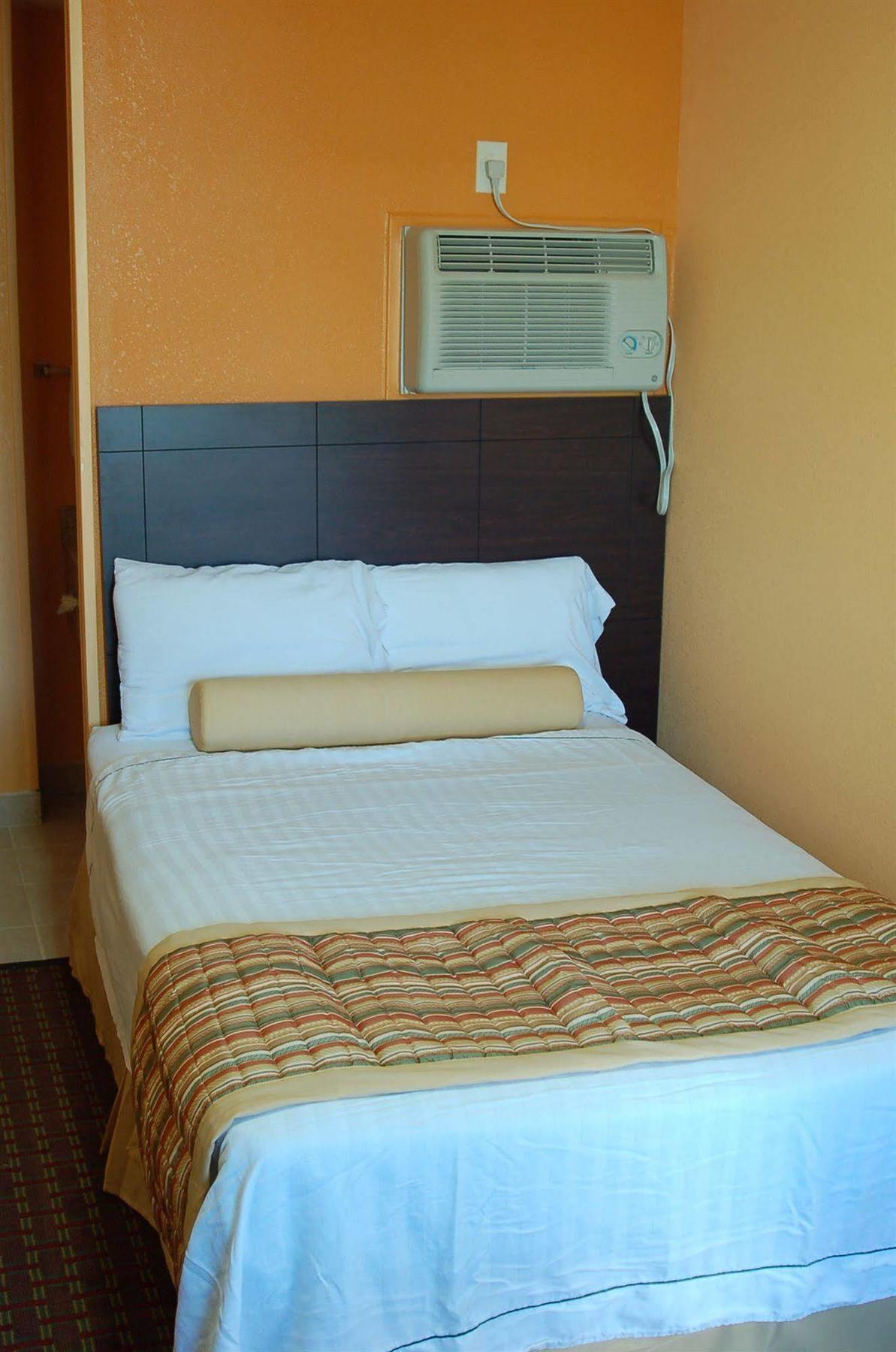 Blue Sky Inn Glens Falls-Saratoga-Lake George 外观 照片