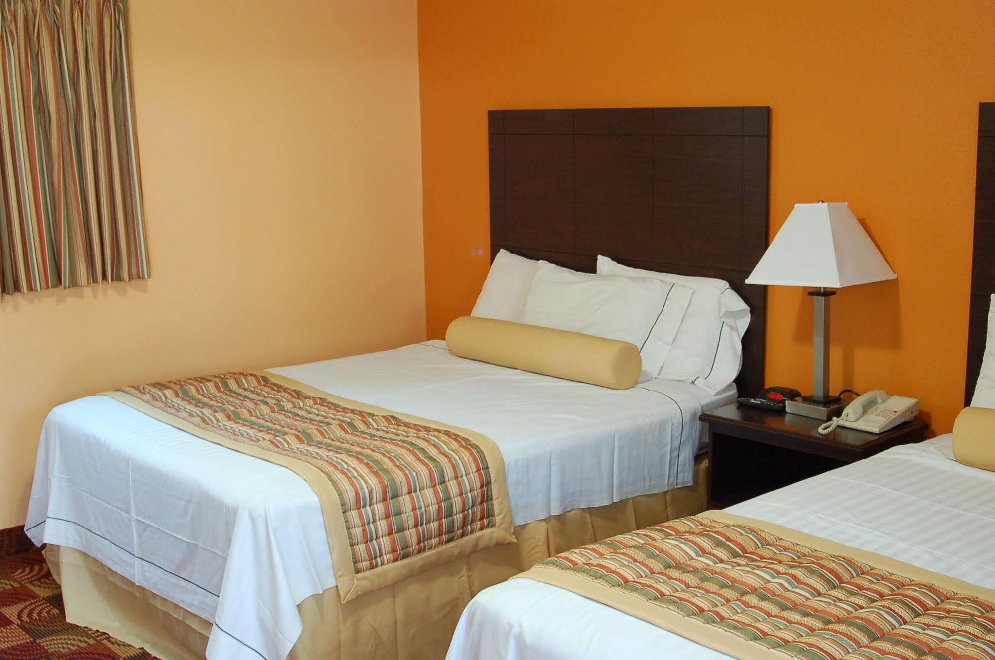 Blue Sky Inn Glens Falls-Saratoga-Lake George 外观 照片